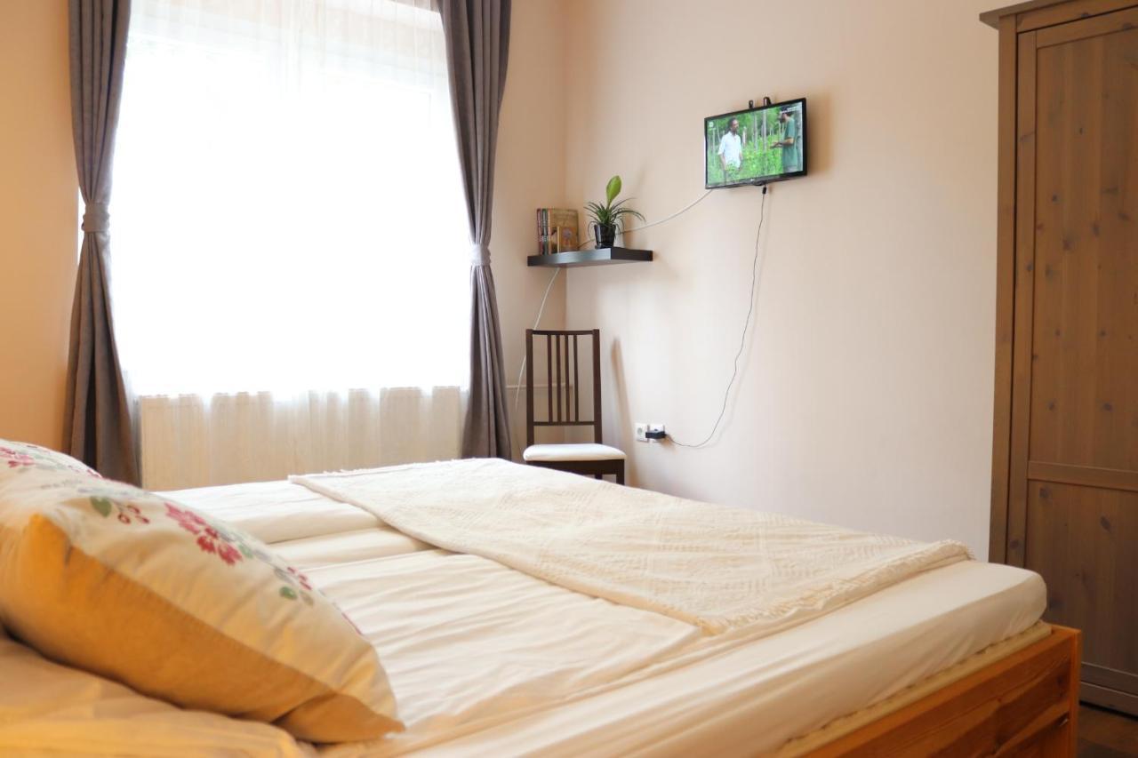 Grape&Wine Guesthouse Егер Екстериор снимка